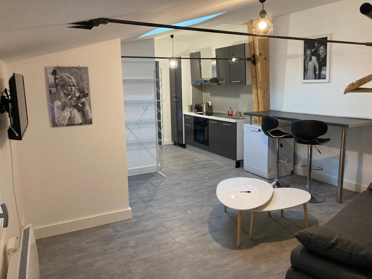 Le Celebrity Apartment Agen Bagian luar foto